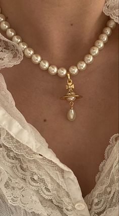 Pearl Necklace Aesthetic, Astronomy Planets, Image Swag, Elegant Beauty, Jewelry Elegant, Classy Jewelry