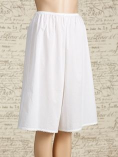 Elegant Cotton Bottoms For Daywear, Elegant Brief Bottoms For Loungewear, Feminine Bottoms For Daywear, Feminine Cotton Bottoms For Daywear, Elegant Summer Slip For Daywear, Feminine Solid Cotton Bottoms, Feminine Summer Daywear Slip, Feminine Cotton Bottoms In Solid Color, Feminine Summer Slip For Daywear