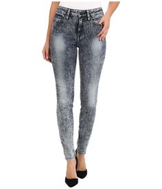 Mavi Jeans Elisa Highrise Super Skinny Ankle in Light Acid - Brought to you by Avarsha.com Blue High Waisted Jeans, Patched Jeans, High Waisted Jeans, Sanding, High Waist Jeans, Grey Jean, Vintage Looks, Stretch Denim, Blue Jeans