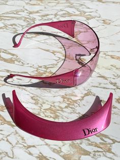 ICONIC DIOR BY JOHN GALLIANO SUNGLASSES WITH VIZOR Dior SKI 6 in rose color In excellent pre-owned condition, no flaws With original case which presents some signs of use Dior Sunglasses, John Galliano, Rose Color, Sunglasses Vintage, Eyewear Sunglasses, Style Board, Vintage Dior, Sunglasses Accessories, Models