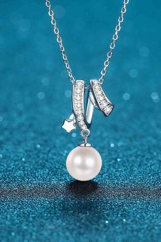 Ghost Mannequin, Rhinestone Material, Picture Style, Moissanite Jewelry, The Pearl, Girls Jewelry, Silver Chain Necklace, Jewelry Bags, Pearl Pendant