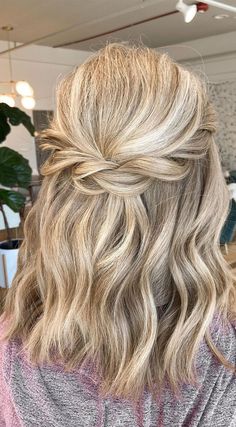 Bridemaids Hairstyles, Half Up Wedding, Updo Braids, Guest Hair, Bridesmaid Hair Makeup, Prom Hair Down, Bridesmaid Hair Half Up, Half Up Half Down Hairstyles, Homecoming Hair Down