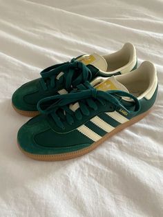 Pretty Shoes Sneakers, Shoe Wishlist, Adidas Shoes Women, Cute Sneakers, Shoe Inspo, Everyday Shoes, Swag Shoes, 가을 패션, Pretty Shoes