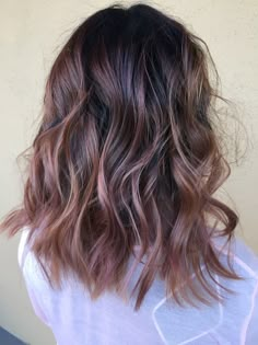 Blonde Highlights Long Hair, Blonde Hair Colour Shades, Gold Balayage, Rose Gold Balayage, Rambut Brunette, Gold Hair Colors, Hair Color Rose Gold, Hair Color Shades, Balayage Hair Blonde