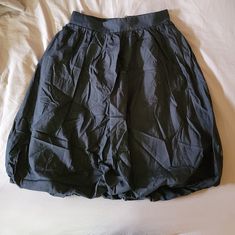 Cubcake Skirt Above Knee High Waisted Like New Size 38 Fits Like S/ Xs Cupcake Skirt, Above Knee, Knee High, Cupcake, Dolce And Gabbana, Womens Skirt, Like New, High Waisted, Skirt