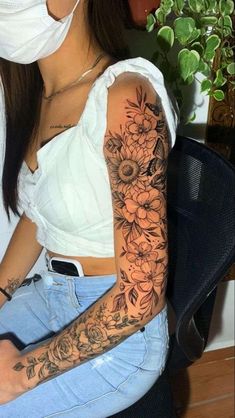 Glowing Tattoos, Half Sleeve Tattoo Upper Arm, Shoulder Sleeve Tattoos, Mujeres Tattoo, Arm Sleeve Tattoos For Women, Feminine Tattoo Sleeves, Girls With Sleeve Tattoos, Full Arm Tattoos, Tattoos For Women Half Sleeve