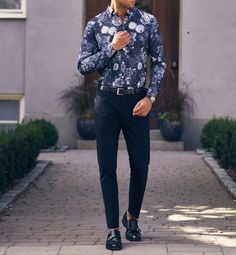 Smart Casual Menswear, Casual Menswear, Man Style, Men Style Tips, Blue Pants, Mens Shirt, Style Tips, Dress Code