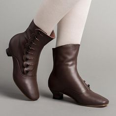 Catégorie:Bottes; Matériaux de la tige:Polyuréthane; Saison:Printemps  Automne,Hiver; Type de talon:Talon de chaton; Pour:Femme; Style:Elégant,Mode,Bohême,Confort,Rétro Vintage; Hauteur du Talon (Pouces):1-2; Matériaux de la semelle extérieure:Gomme; Occasion:Extérieur,Soirée,du quotidien,Soirée; Type de fermoir:Lacet; Motif:Couleur unie; Date de l'annonce:10/26/2023; 2023 Tendances:Bottes à talons,Grandes Tailles,Chaussures Bullock American Duchess, Victorian Shoes, Button Boots, Mode Shoes, Dr Shoes, Short Heels, Victorian Lady, Themed Events, Boots Brown