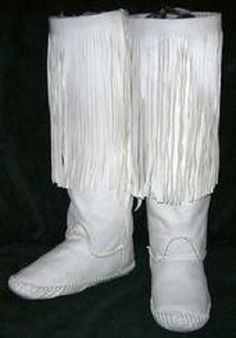 Plains Style Boot Moccasins. $150.00, via Etsy. Ultrasuede Projects, White Leather Wedding Dress, Indian Shield, Native American Boots, Womens Moccasins, Native Boots