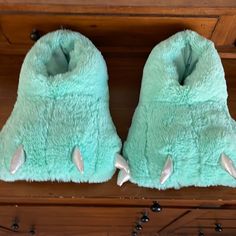 Justice Brand Mint Green Monster Slippers. Size 89. Never Worn And In Perfect Condition From A Smoke Free Pet Free Home. Monster Slippers, Justice Shoes, Green Monster, Green Monsters, Mint Green, Slippers, Mint, Women Shoes, Pet