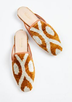 Istanbul Ikat Slides - Elysian by Em – Elysian by Emily Morrison Traditional Prints, Cotton Caftan, Shoe Molding, Golden Eyes, Statement Shoe, Most Comfortable Shoes, Sneaker Jewelry, Hand Dyed Silk, Silk Dyeing