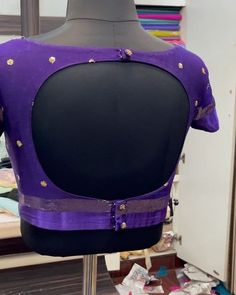 Raaj  தமிழ்நாடு🇮🇳 on Instagram: "🌟🎵Purple makes you feel Pride and Royal🎵 🌟Finishing and fitting is our fashion.  ⚠️This is not readymade blouse⚠️  ⚠️Blouse we post on our videos are customised for each customer ⚠️  ‼️SumanggaliDesigning’s will not responsible for comments which is not commented by us‼️" Purple Blouse Designs, Latest Trendy Blouse Designs, Pattern Blouses, Blouse Necklines, Cutwork Blouse, Model Blouse, Easy Dress Sewing Patterns