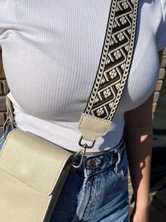 This strap is suitable for a cream colored leather handbag. A bag strap is the perfect accessory to enhance a bag and match your outfit. The straps are 5 cm (1.9") wide and adjustable in length from 85 cm (33.3") to 132 cm (51.9"). Our shop also offers a large selection of different products such as wallets, Belts, straps and bags for women and men. Our products are carefully selected and the purchased item is beautifully and securely hand-bound in recycled paper to prepare it for shipping. The White Leather Bag Strap For Daily Use, White Leather Bag Strap, White Leather Rectangular Bag Strap, White Adjustable Shoulder Strap For Everyday Use, Trendy Beige Shoulder Strap For Everyday, White Leather Bag Strap With Detachable Feature, White Bag Strap For Everyday, Beige Detachable Bag Strap For Everyday Use, White Leather Detachable Bag Strap