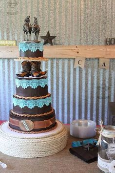 there is a wedding cake on top of a table with the words latest trend and ideas for wedding cakes