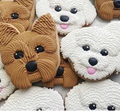 there are many decorated cookies with dogs on them