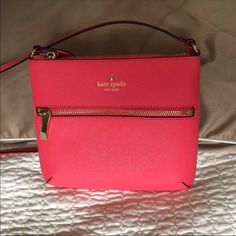 Kate Spade Like New Used Once Kate Spade Purse Pink, Red Crossbody Bag, Kate Spade Satchel, Kate Spade Crossbody Purse, Bags Kate Spade, Purse Pink, Pink Crossbody Bag, Black Crossbody Purse, Kate Spade Purse