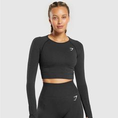 Gym Shark Dark Gray/Black Crop Top Active Wear Gym Shark Outfit, Gymshark Vital Seamless, Fran Fine, Gymshark Black, Black Long Sleeve Crop Top, Gym Wear For Women, Gym Shark, Cropped Long Sleeve Top, Gymshark Women