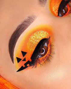 Orange Halloween Eye Makeup, Pumpkin Eyeshadow Looks, Fall Halloween Makeup, Pumpkin Glam Makeup, Pumkin Makeup Eye, Yellow And Orange Eyeshadow Looks, Orange Halloween Makeup Looks, Pumpkin Makeup Ideas Easy