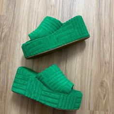 Shein Green Platform Sandals Open Toe Brand New Never Used Size 5.5 Green Wedges, Green Platform, Shoes Heels Classy, Platform Heels Boots, Black And White Baby, Chunky Heel Pumps, Heels Classy, Black Hot Pink, Platform Block Heels