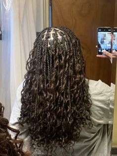 color 4 braiding hair Goddess Braids Mid Length, Goddess Braids Mid Back, Chest Length Braids, Color 4 Boho Braids, Dark Brown Boho Knotless Braids, Dark Brown Boho Braids, Goddess Braids Highlights, Color 4 Knotless Braids, Braids For Black Women With Color