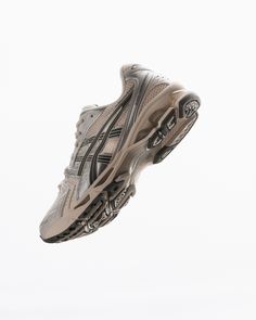 Back with a late-2000s vibe, the ASICS GEL-KAYANO 14 brings a fresh take on the iconic GEL-KAYANO series with updated materials and performance features. 

#ASICS #GELKAYANO14 #RetroRevival