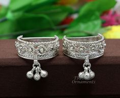 Bichiya Toe Rings Silver Bridal, Toe Rings Silver Indian Bride, Foot Rings Silver, Leg Ring Silver, Toe Ring Designs Silver, Bichiya Toe Rings, Toe Ring Designs Silver Indian, Bridal Foot Jewelry, Silver Anklets Designs