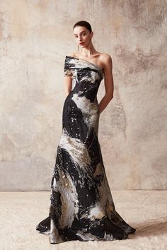 One Shoulder Fit To Flare Gown Style: F22-325G Fabrication: Silk Jacquard Lining: Black Silk Georgette Flare Gown Styles, Flare Gown, Gaun Fashion, Naeem Khan, Couture Mode, Black And White Dress, Gala Dresses, Couture Gowns, Fall 2022