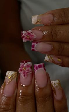 Flower Nail Inspo Acrylic, Orchid Nails Square, Y2k Flower Nails, French Tip Nails Flower, Hawaii Nails, Freestyle Nails, Orchid Nails, Back To School Nails, Tropical Nails