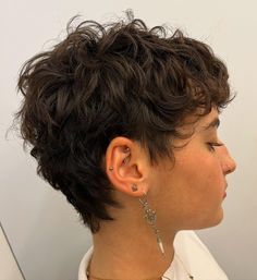 Effortless Short Choppy Wavy Haircut Overgrown Pixie Haircut, Short Curly Crochet Hair, Pixie Cut Curly Hair, Short Wavy Pixie, Wavy Haircut, Short Curly Hairstyles For Women, Short Wavy Haircuts, Curly Pixie Hairstyles, Short Curly Pixie