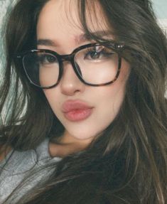 Makeup Asia, Glasses For Round Faces, Cute Glasses Frames, Glasses Inspiration, Aesthetic Pretty, Glasses Makeup, Love Aesthetic