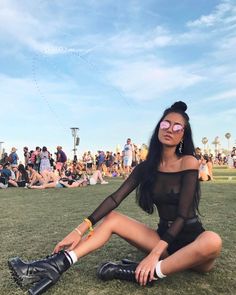 @ameliaakate Hard Summer Outfit, Electro Festival Outfit, Look Da Festival, Festival Outfit Inspiration, Rave Fits, Rave Babe, Festival Attire, Festival Inspo, Festival Outfits Rave