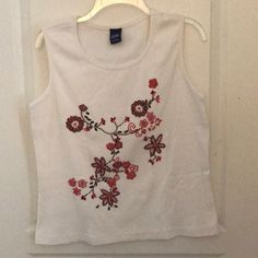 Never Worn White Knit Top With Red Beaded And Sequined Floral Embellishments. White Embellished Cotton Tops, Spring Embellished Red Tops, Embellished Red Tops For Spring, Red Embellished Tops For Spring, White Knit Top, Red Bead, White Tops, Knit Top, Embellishments