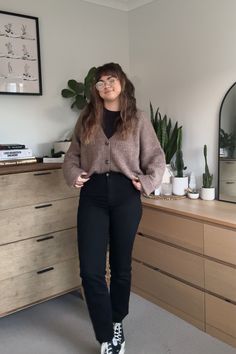 Midsize Fall Office Outfits, Winter Curvy Outfits, Manali Aesthetic, Mid Size Winter Outfits, Fall Outfits Curvy, Winter Outfits Curvy, Curvy Winter Outfits, Curvy Fall Outfits, Edgy Work Outfits