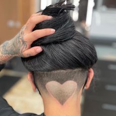 Undercut Heart Design, Heart Hair Design, Heart Undercut, Side Shave Design, Undercut Ideas, Shave Designs, Women's Undercut