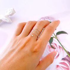 Open Crossover Spiral Ring, Minimalist CZ Spiral Ring, Silver Wrap Swirl Ring, Wrapped Wired Ring, Dainty Triple Coil Ring,twist Thumb Ring - Etsy Spain Adjustable Spiral Midi Rings In Minimalist Style, Adjustable Spiral Stackable Rings, Wired Ring, Coil Ring, Spiral Ring, Swirl Ring, Thumb Ring, Ring Minimalist, Thumb Rings