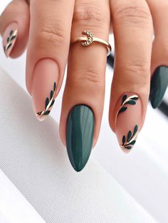 Multicolor  Collar   Plantas Uñas de Color Embellished   Utensilios de belleza Unghie Sfumate, Colorful Nails, Green Nail, Her Nails, Nature Tattoos, Prom Nails, Stay Fresh, Chic Nails, Short Acrylic Nails