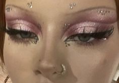 School Eyeshadow Looks, Branch Frame, Matte Make Up, Maquillage On Fleek, Concert Fit, Make Up Inspiration, Graphic Makeup, Swag Makeup, Smink Inspiration