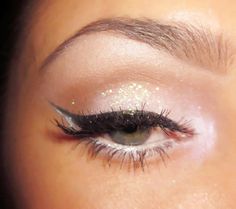 Winter Make-up, Drag Make-up, Makeup Tip, Kiss Makeup, Winged Eyeliner, Glitter Eyeshadow, Eye Make, Pretty Eyes