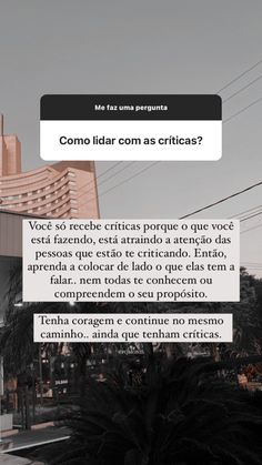 an image of a city with buildings in the background and text that reads, como lidar com as crificas?