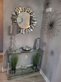 stylish interior wall mirror decor ideas Modern Interior Home Design Ideas, Silver Glam Living Room Decor, Glam On A Budget, Living Room Decor Glam Luxury, Teal Home Decor Ideas, Cute Entrance Ideas, Silver Home Decor Living Room, Boujee Apartment Living Room Modern, Silver Apartment Decor