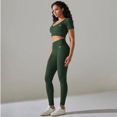 Elevate your active lifestyle with the Green Peak Seamless Set, where performance meets style. Designed for the modern athlete, this set ensures you stay comfortable and chic through every workout.✔️Ultimate Comfort✔️Seamless Design✔️Supportive Fit✔️Stylish & Functional✔️Moisture-Wicking Seamless Sports Activewear, Seamless Sportswear For Sports, Sporty Compression Activewear With Seamless Design, Sporty Seamless Medium Support Activewear, Sporty Compression Seamless Activewear, Seamless Elastane Activewear For Gym, Compression Seamless Sportswear, Green Seamless Elastane Activewear, Functional Moisture-wicking Stretch Sets