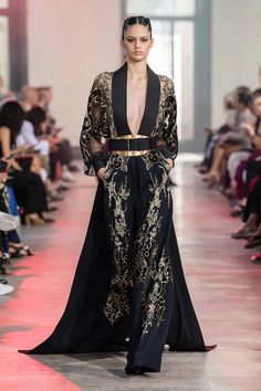 Elie Saab Haute Couture, 2019 Couture, Ellie Saab, Elie Saab Fall, Elie Saab Couture, Portfolio Inspiration, Couture Mode, Dresses Short