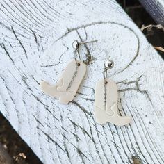 Cowgirl boots earrings made of polymer clay!! These cute, unique and country style earrings are perfect gift idea for a friend or just to treat yourself!  There are four pairs available: ♡ brown cowprint design with a crystal, ♡ brown cowprint design with gold stainless steel chain ♡ beige boots with silver stainless steel ♡ white boots -They are not heavy at all! - Please note that this is handcrafted polymer clay charm, and should be handled gently with care in order to avoid any possible dama Earrings Western, Country Jewelry, Beige Boots, Boots Cowgirl, Small Gift Boxes, Polymer Clay Charms, White Boots, Clay Charms, Style Earrings