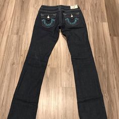 Size 28. Gorgeous True Religion Jeans. Never Worn. Cutesy Clothes, 2000s Fashion Outfits, Womens Jeans, True Religion Jeans, 2000s Fashion, Dream Clothes, Fancy Dresses, Clothes Pins, True Religion