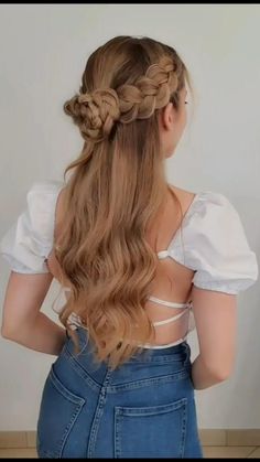 Hair Tutorial For Fine Hair, New Hair Design, 2023 Curly Hair, 2023 Hair Styles, Hair Styles New, Wedding Guest Hair, Festive Hairstyles, New Hair Styles, Natural Hair Bride