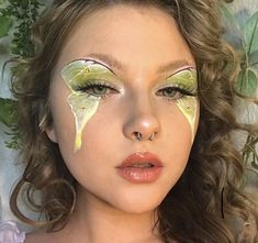 Exotic Makeup, Butterfly Halloween, Moth Wings, Alt Makeup, Oh My Goddess, Face Art Makeup, Work Makeup, Magical Makeup