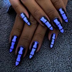 A show that entertains and resonates with the audience Az Nails, Stone Nails, Halloween Nail Design, Nail Art Halloween, Holloween Nails, Nails Yellow, October Nails, Halloween Tattoo, Colorful Nails