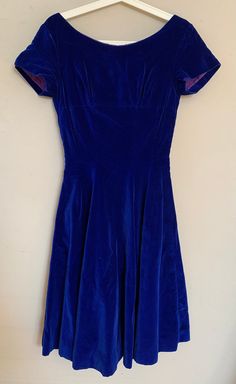 Gorgeous Blue Velvet dress from the late 1950s or early 60's. Zipper down the back. No label.  Measurements:  Best fits: X-Small Bust: Measured 32" across and doubled but there is more room so likely best for 34".  Waist: 24" maybe snug 25" Hips: open Length: 40"  Sleeve length: 5.5"  Condition:Nearly excellent vintage condition. The zipper is torn about 1" long, but upon request I can have it fixed :) Please see photos. Blue Velvet Dress, Blue Pin, 50s Dresses, Blue Velvet, Small Bust, Dress Clothes For Women, Velvet Dress, Favorite Outfit, Dress Outfits