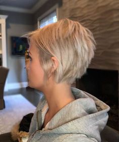 Newest Short Layered Haircuts 2019 - Styles Art Short Layered Haircuts, Short Hair Color, Short Blonde, Short Blonde Hair, Short Curly Hair, Pixie Cuts