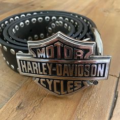 Studded. Genuine Leather With Studs. Harley Davidson, Size 34, Women’s Belt Buckle. Belt Buckles Womens, Harley Davidson Outfits Woman, Harley Davidson Belts, Cool Belt Buckles, Custom Belt Buckles, Harley Davidson Accessories, Harley Davidson Clothing, Biker Aesthetic, Fit Pics